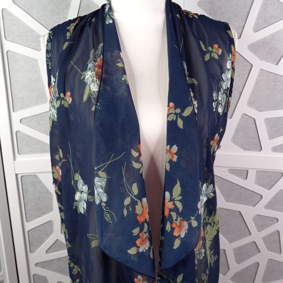 Color Swatch Medium Sheer Floral And Black Lace Vest - Picture 2 of 11